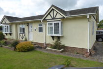 Photo: 2 bedrooms, Stoneway Park, Kent