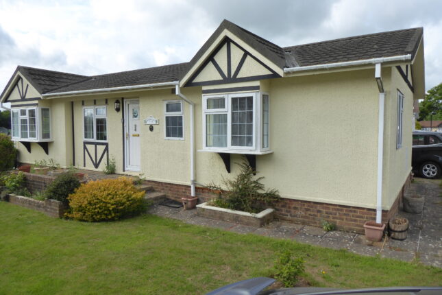 Photo: 2 bedrooms, Stoneway Park, Kent