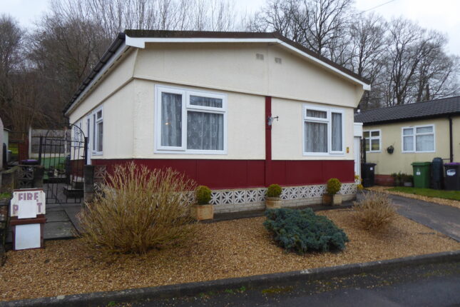 Photo: 2 Bedrooms, Pool View Park, Shropshire