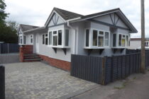 Photo: 2 Bedrooms, Underhill Park, Devon