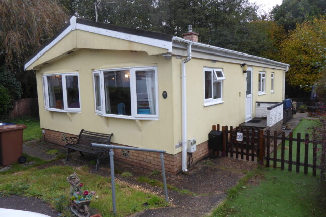 Photo: 2 Bedrooms, Kingsmead Park, Surrey