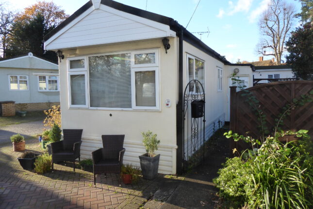 Photo: 2 Bedrooms, St Johns Park, Middlesex