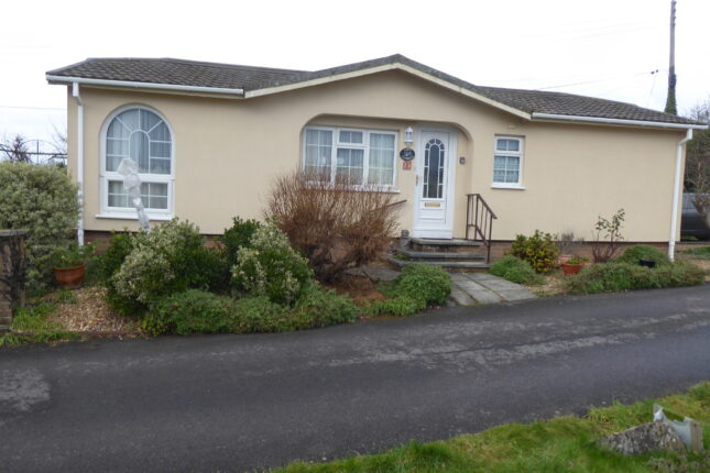 Photo: 2 Bedrooms, Paynes Orchard, South Gloucestershire
