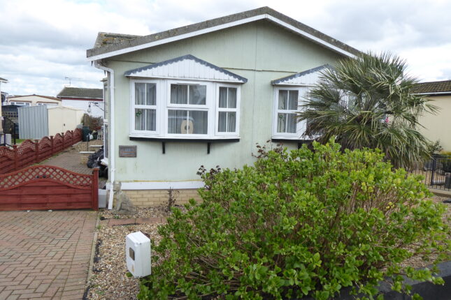 Photo: 2 Bedrooms, Kingsmead Park, Kent