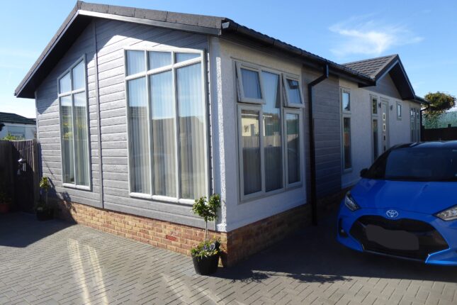 Photo: 2 Bedrooms, Waterbeach Court Park, Cambridgeshire