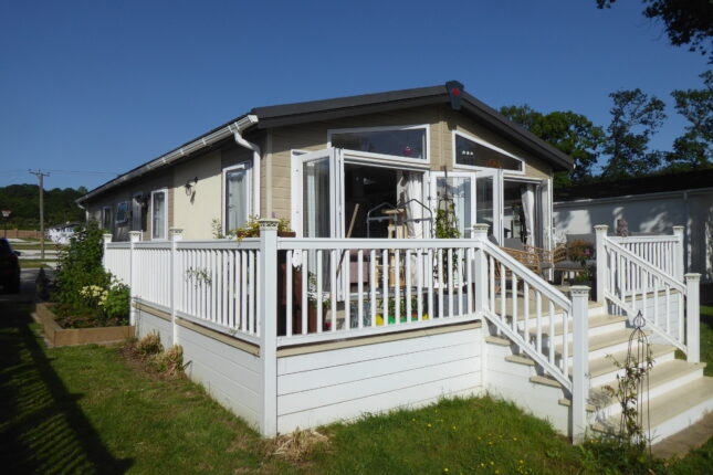 Photo: 2 Bedrooms, Spill Land Country Park, Kent