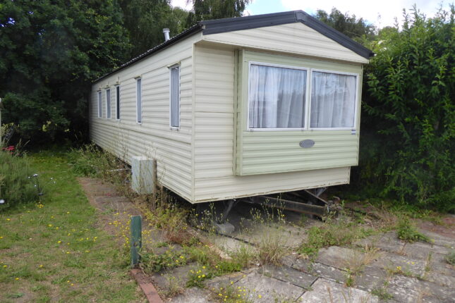 Photo: 2 Bedrooms, Grove Farm Park, Surrey
