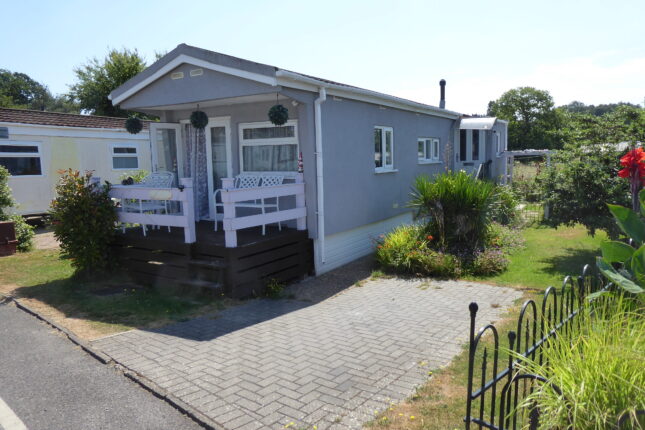 Photo: 1 Bedroom, Rose Park, Surrey