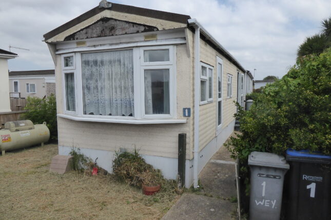 Photo: 2 Bedrooms, Penton Park, Surrey