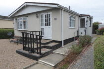 Photo: 2 Bedrooms, Woodside Park, Bedfordshire