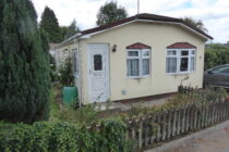 Photo: 2 Bedrooms, Surrey Hills Park, Surrey